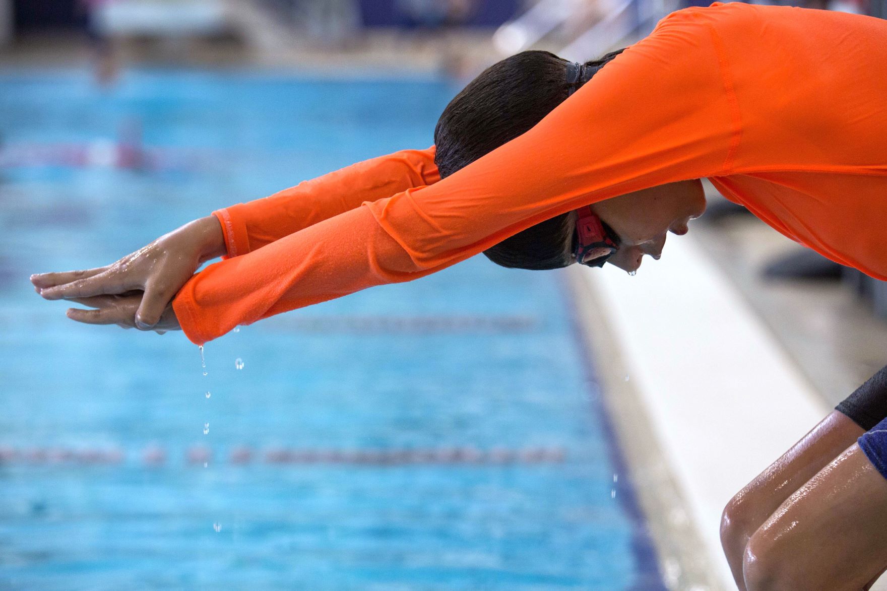 Swimmer learning correct diving technique